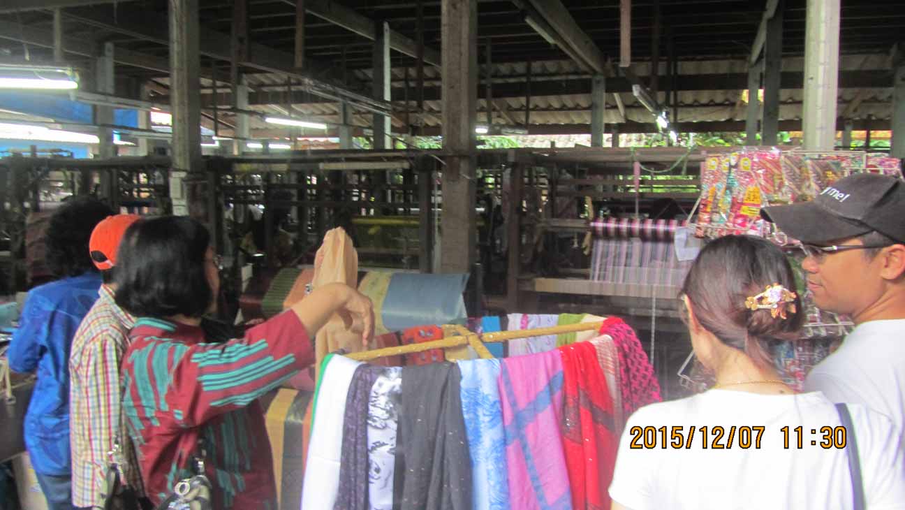 Pumreangsilk 11.JPG 108.6K